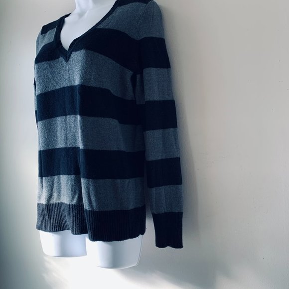 GAP V-neck striped grey and black size M - Picture 7 of 11